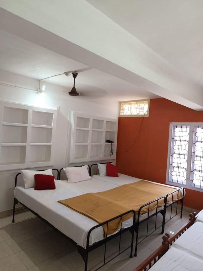 Prathiba Residency Hotel Kollam Buitenkant foto