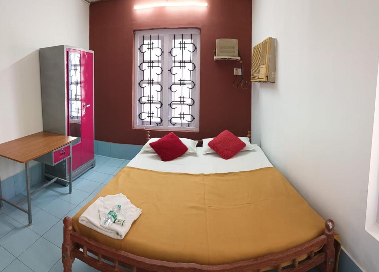 Prathiba Residency Hotel Kollam Buitenkant foto