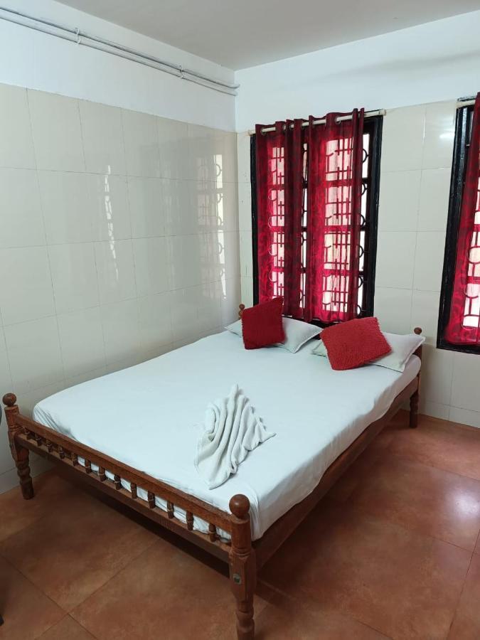 Prathiba Residency Hotel Kollam Buitenkant foto