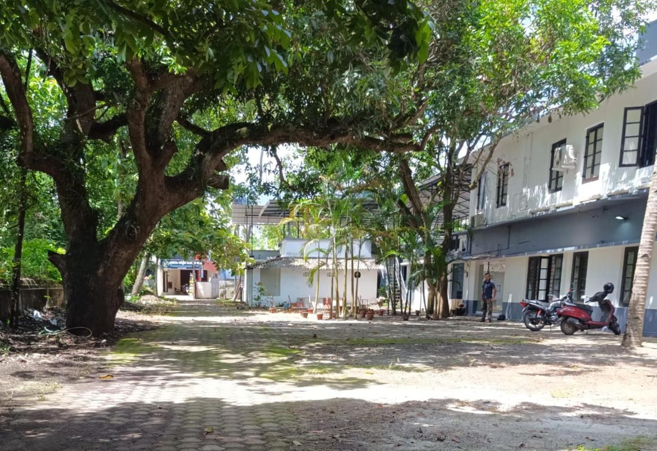 Prathiba Residency Hotel Kollam Buitenkant foto