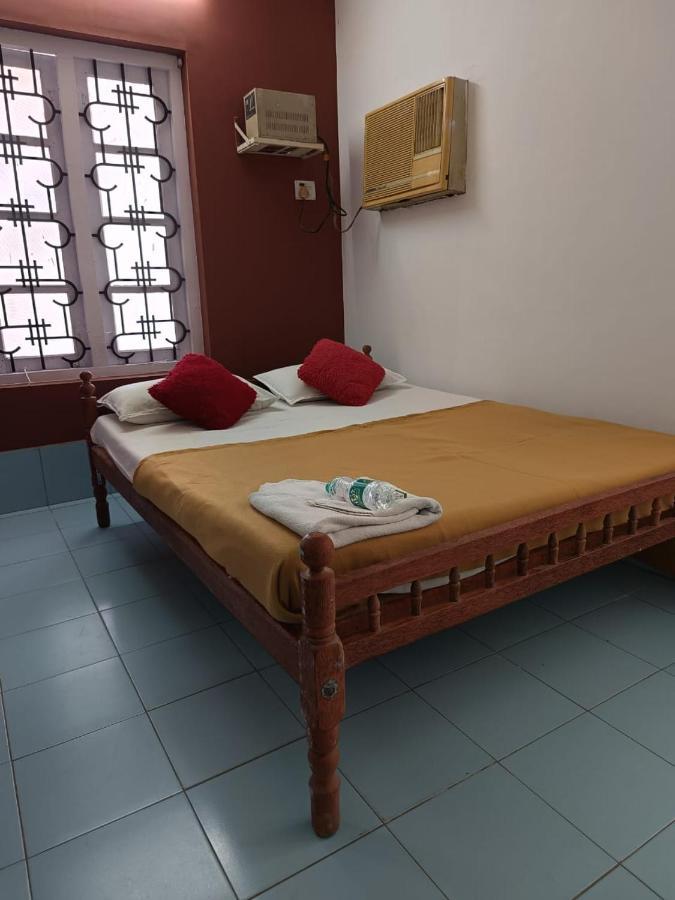 Prathiba Residency Hotel Kollam Buitenkant foto